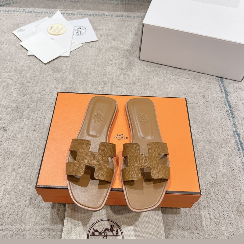 H**mes slippers